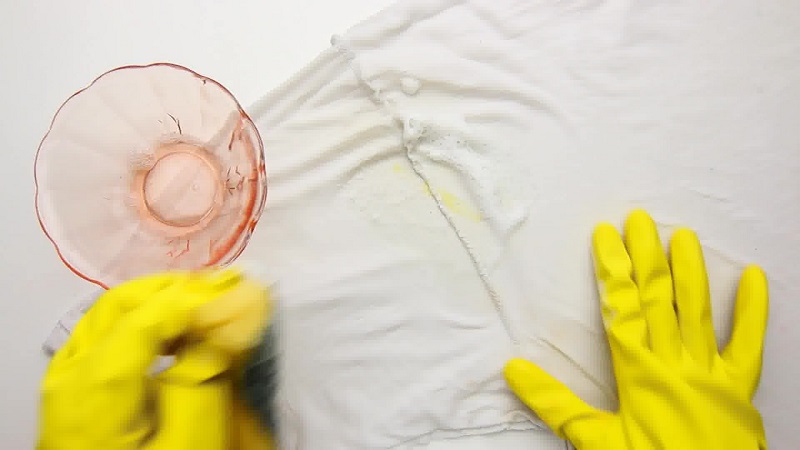 Como tirar tinta de roupa consoante o tipo de tinta